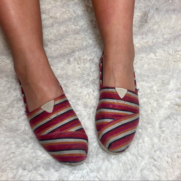 Toms Shoes - TOMS